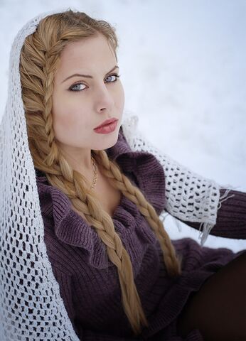 File:Mediterranean-girl.jpg