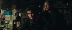 Cressida y Gale en la boutique de Tigris.png