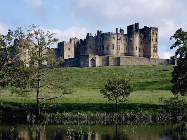 File:Castle-wallpaper-2.jpg