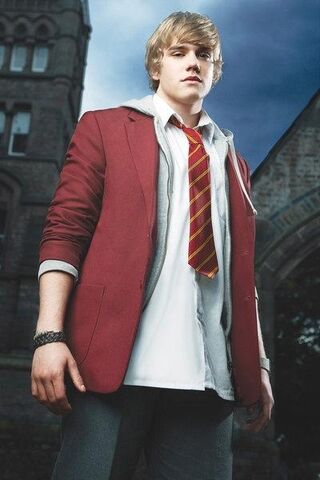 File:Peeta-the-hunger-games-trilogy-18507421-400-600.jpg