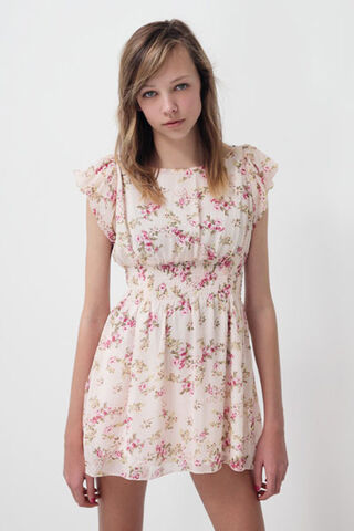 File:Katieholcroft04.jpg