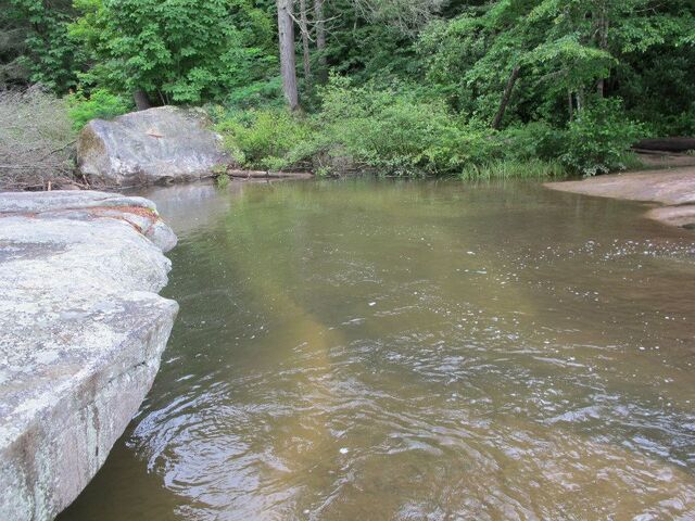 File:Poolthingthatkatnisswasin.jpg