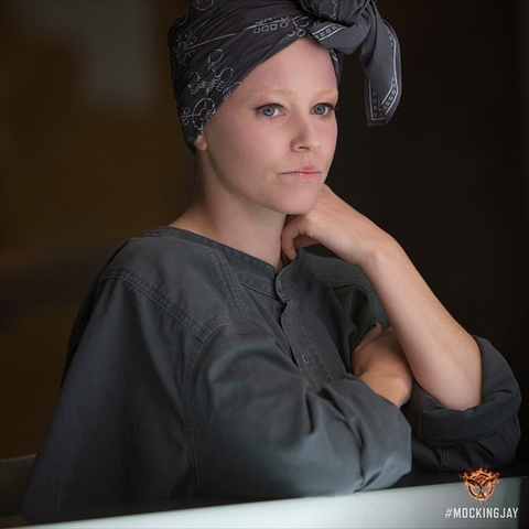 File:Thg-mockingjay-effietrinket.png
