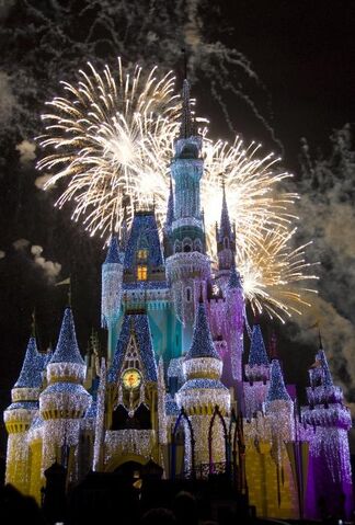 File:Cinderella-castle-night.jpg