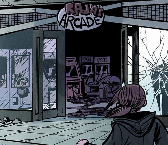 Fichier:Ellie devant Raja's Arcade.png