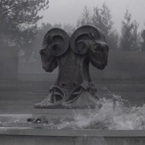 File:Fillory fountain statue.jpg