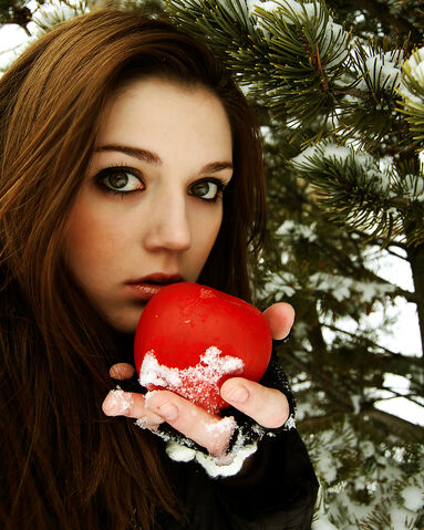 File:Snow White by SinfulEyes.jpg