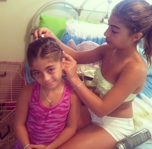 File:Milania and Gia Giudice.jpg
