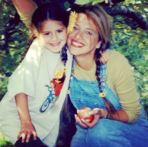 File:Dina and Lexi Manzo.png