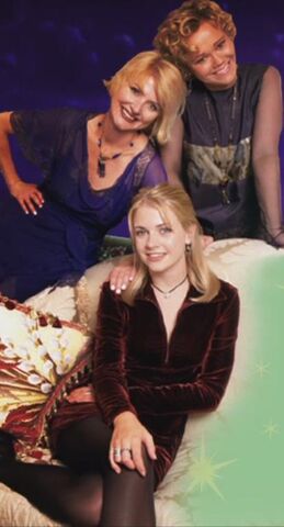 File:Sab and aunts 1.jpg