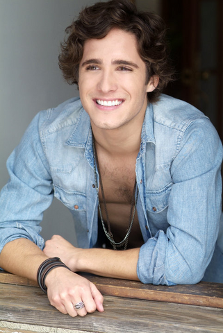 File:Diego+Boneta+db1.png
