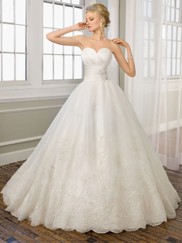 Image Vintage Ball Gown Lace Ruched Applique Wedding Image Vintage Ball Gown Lace Ruched Applique Wedding
