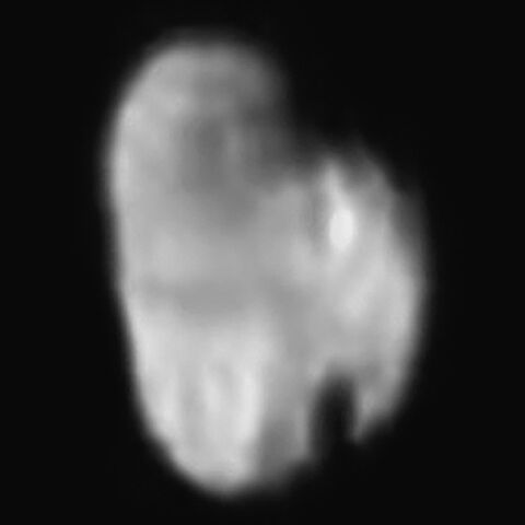 File:Hydra imaged by LORRI from 231 000 kilometres.jpg