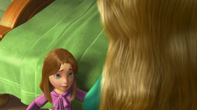 File:Alise first shy smile.jpg