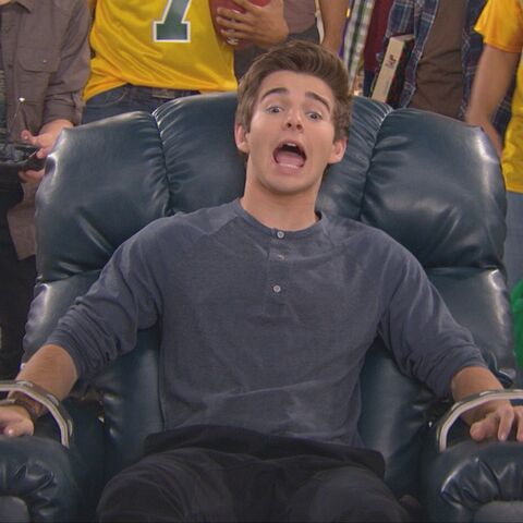 File:Maxsminiondemonicchair.jpg