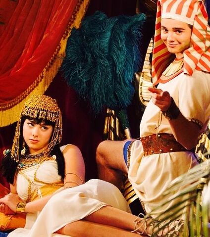 File:Egyptianmaxandphoebe.jpg
