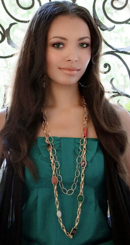 File:Bonnie-Bennett-Show.jpg