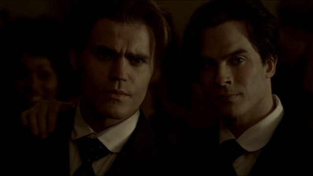 File:Damon convince Stefan a nutrirsi un'ultima volta.png