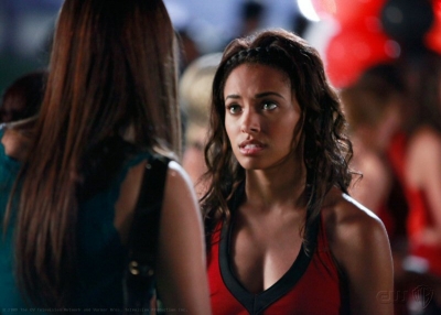 File:Bonnie and Elena FNB.jpg
