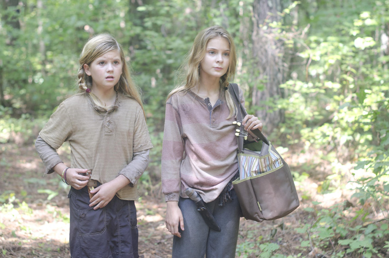 Lizzie Y Mika The Walking Dead Wiki Fandom Powered By