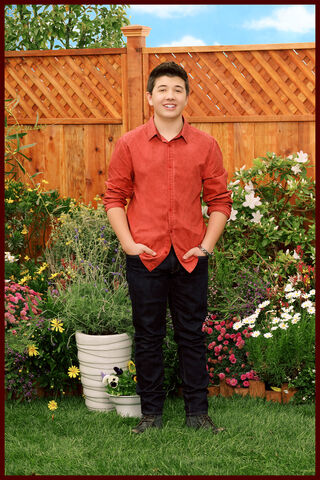 File:Goodluckcharlie-season4-001.jpg