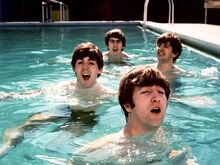 1964-02-14-beatles-miami 01-580x435