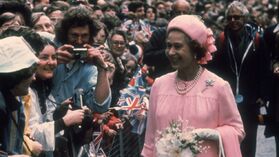 1977-06-07 Queen 25