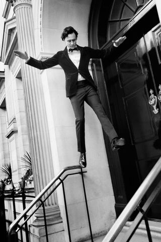 File:600full-tom-hiddleston.jpg