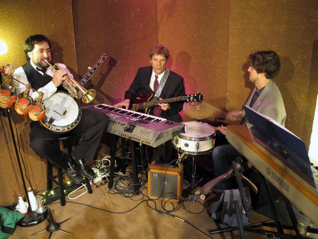 File:The Room Live 1.jpg