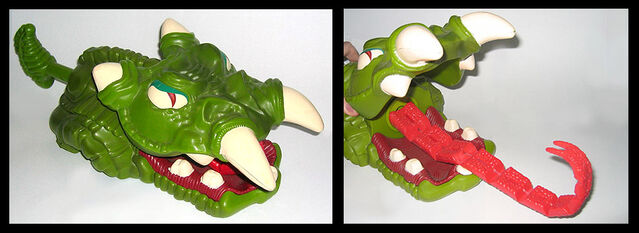 File:Tougne-A-Saurus action.jpg