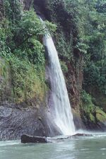 CascadaRioPacuareCostaRica