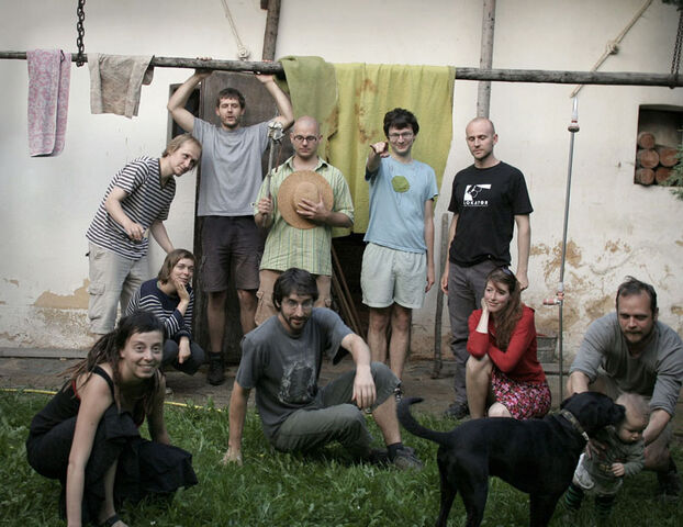 File:Amanita Crew 2 800.jpg