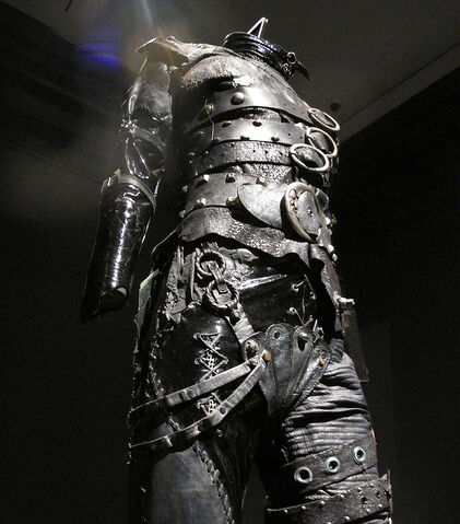 File:EdwardSuit2.jpg