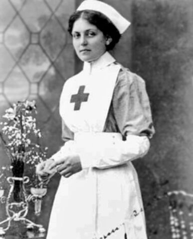 File:Violet jessop titanic.jpg