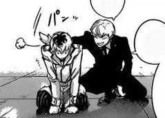 Kuramoto réconforte Haise.jpg