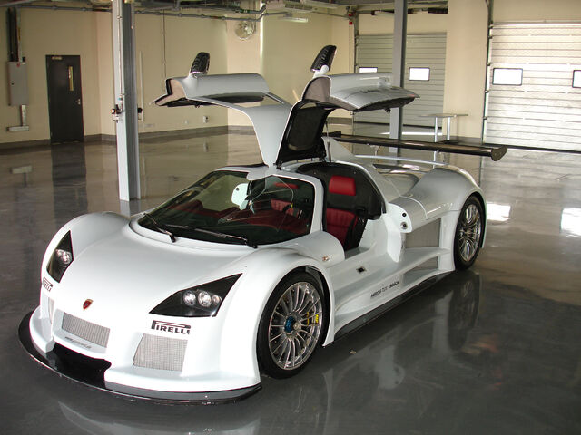 File:Gumpert Apollo White.jpg