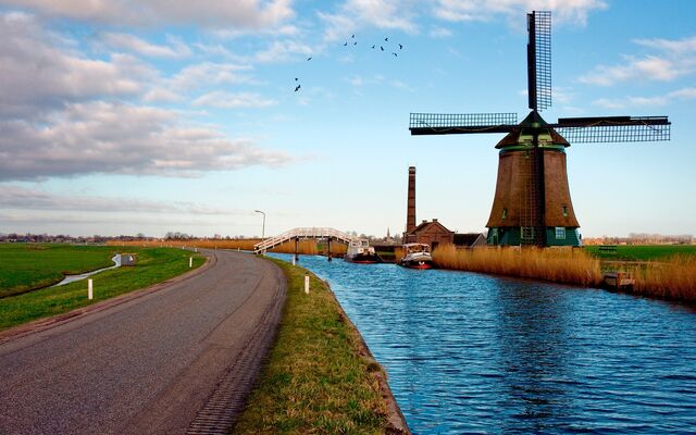 File:The Netherlands Windmill 001.jpg