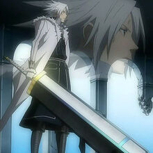 D-gray-man-allen-walker-crown-clown-cosplay-sword ommlpp1352713376885.jpg