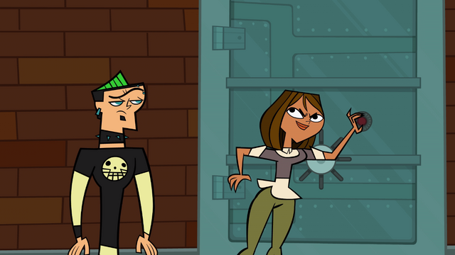 File:CourtneyCracksCase.png
