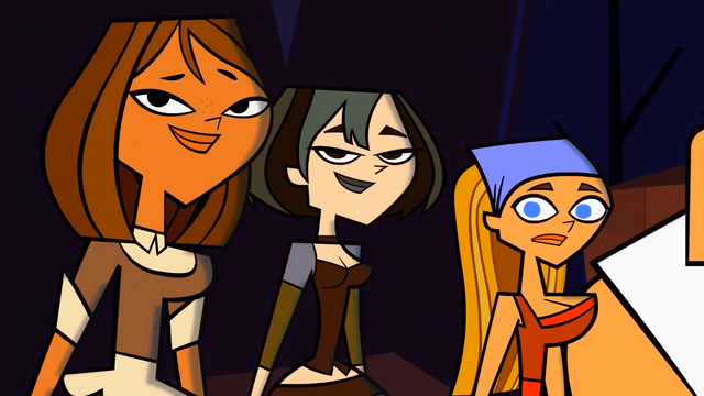 File:Courtney-Gwen-Lindsay.png