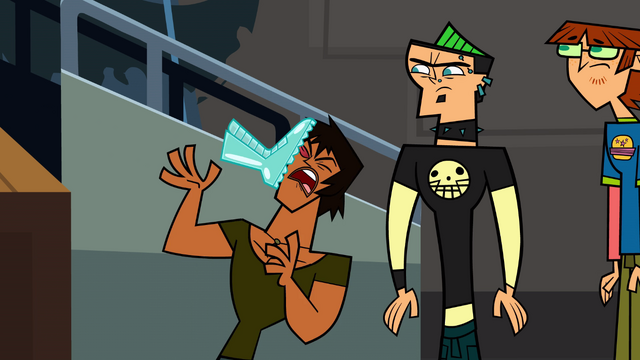 File:JustinGetsHit3.png