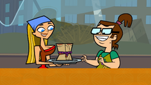 BethandLindsayfriendshiptaco