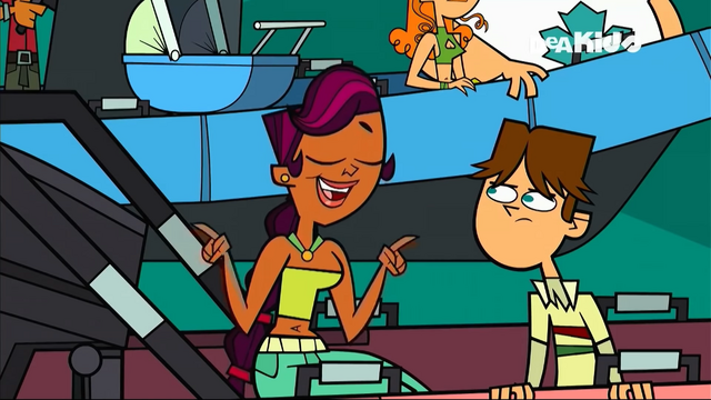 File:Sierra sings Fame Town.png