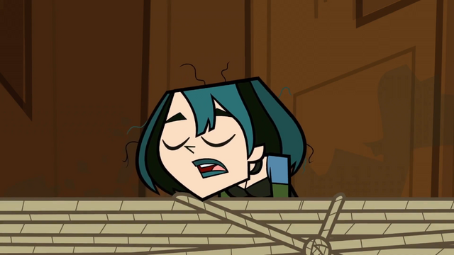 File:Gwen Out Cold.png
