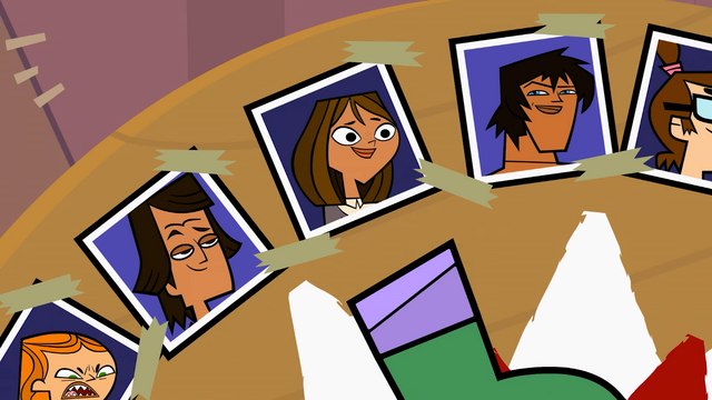 File:CourtneyDare.png