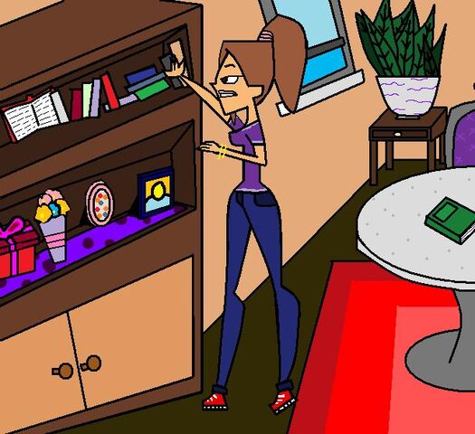 File:Zoey Getting A book.jpg