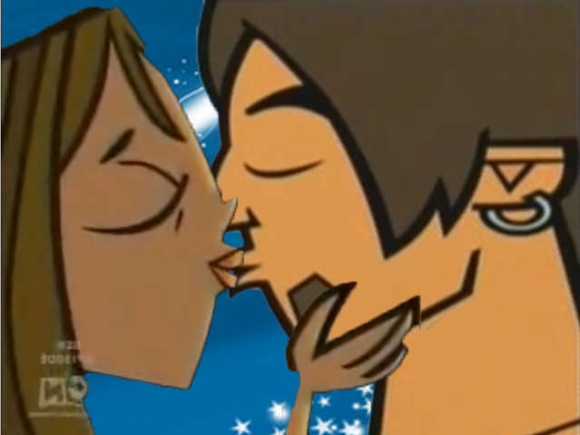 File:Courtney and Alejandro.png