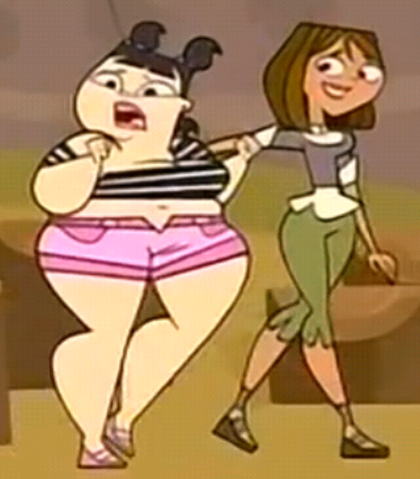 File:Courtney and Sadie.png