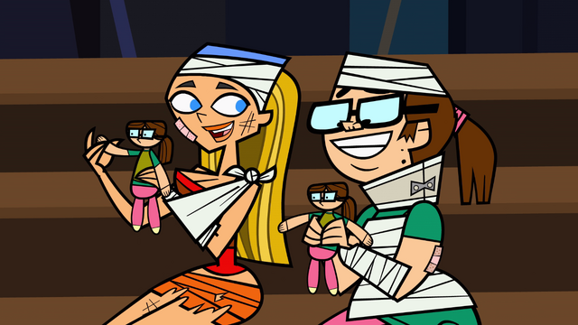 File:Courtneyand.png