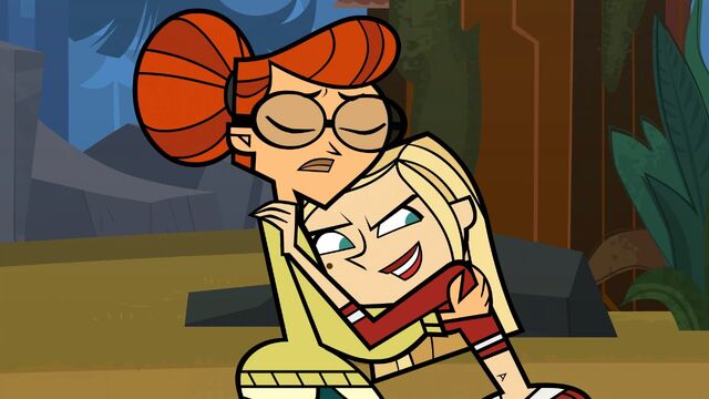File:Scarlett and amu.jpg